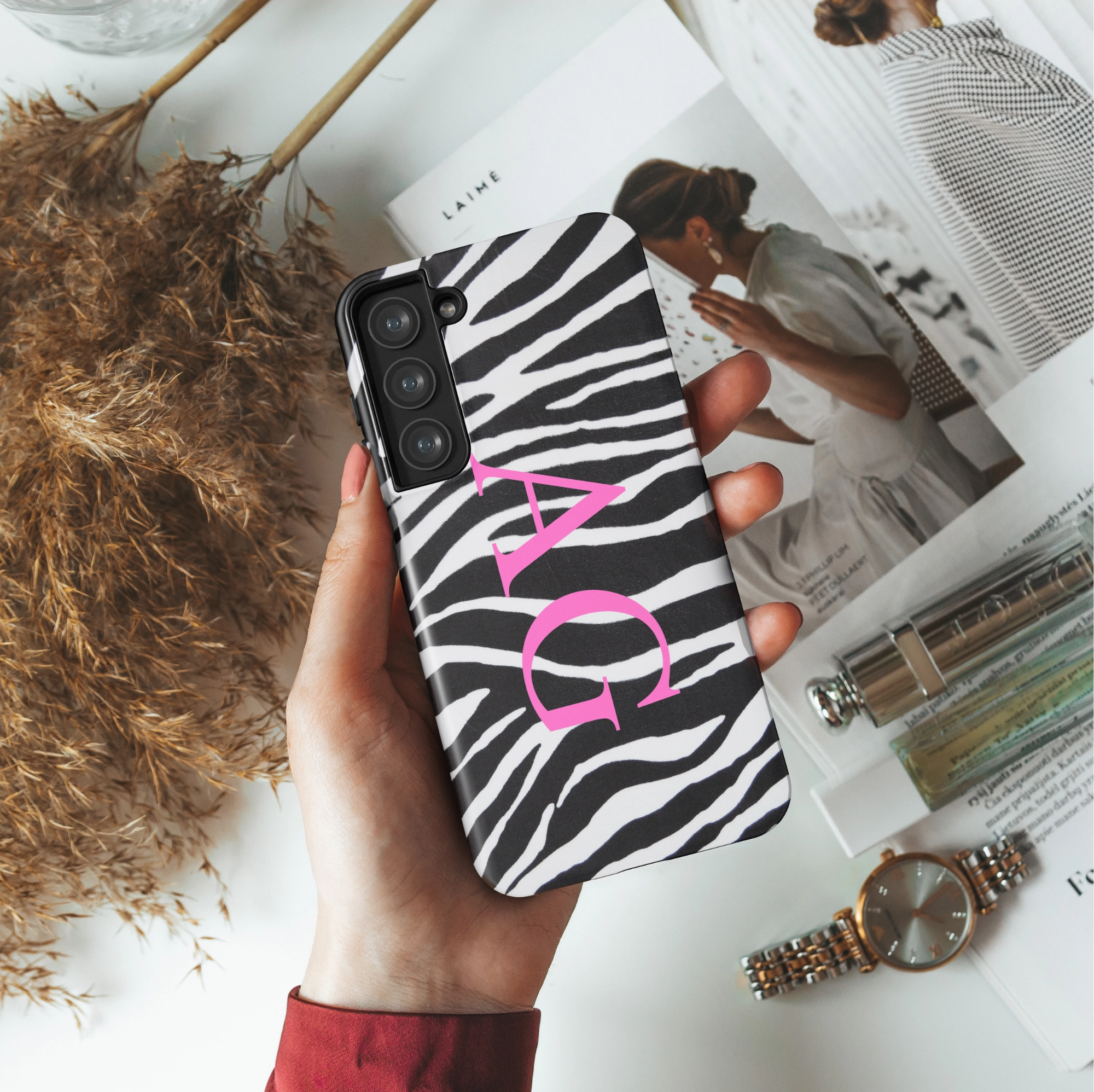 Flexible Grip Form Color Accent Bold Baddie